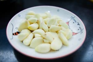 garlic slices